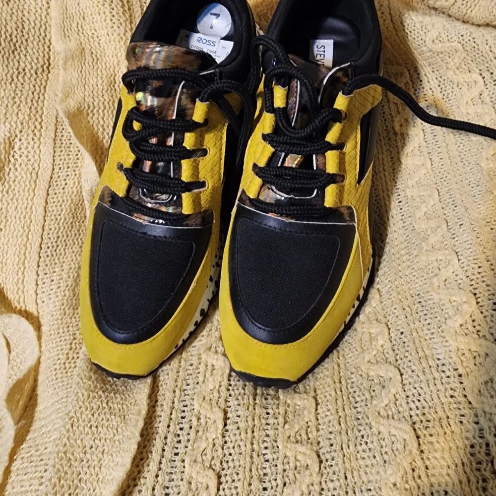 Steve Madden Cliffhanger Sneakers - Picture 2 of 10